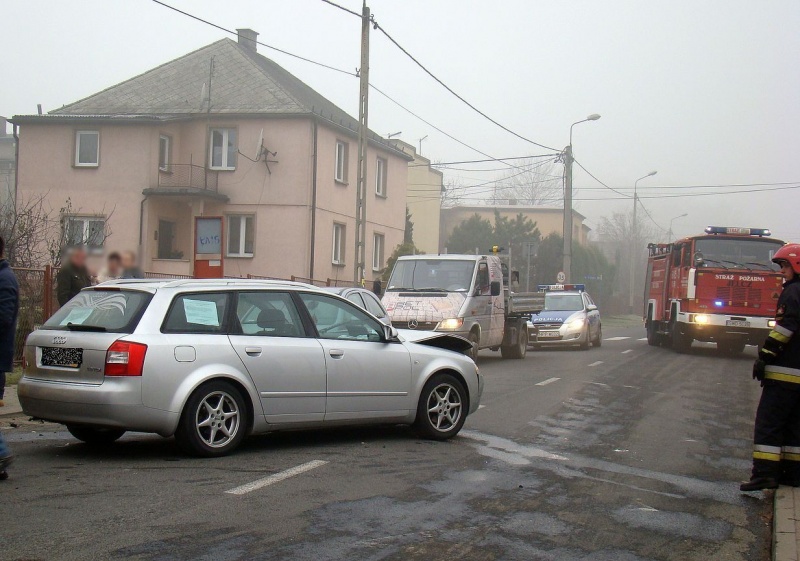 Zdjęcie w galerii na portalu naszwodzislaw.com: Zmęczony zasnął za kierownicą wiadomości z regionu