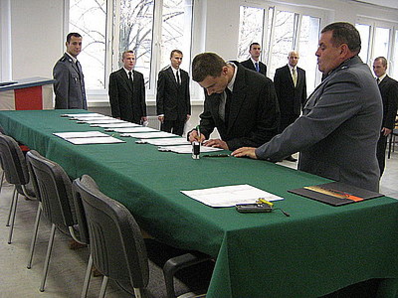 Zdjęcie w galerii na portalu naszwodzislaw.com: Nowi policjanci złożyli ślubowanie wiadomości z regionu