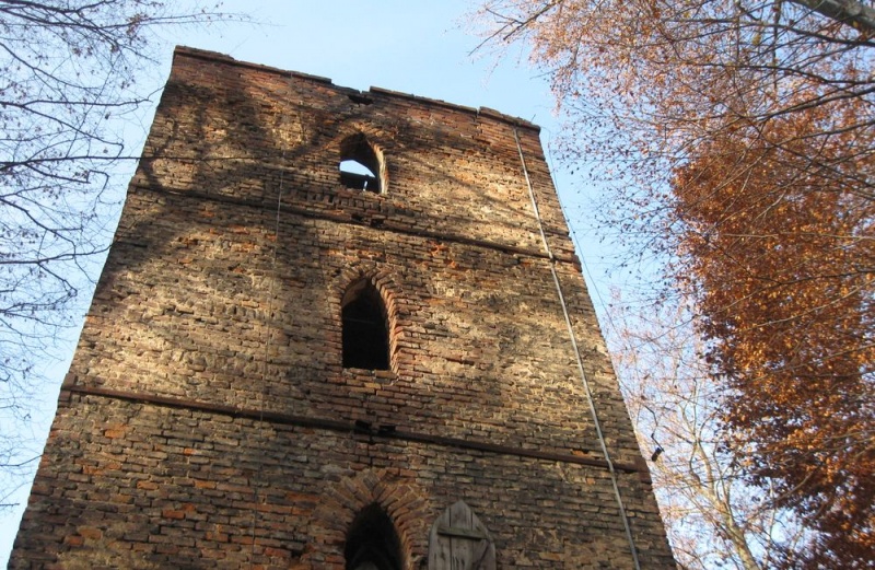 Zdjęcie w galerii na portalu naszwodzislaw.com: Ruszył remont baszty romantycznej wiadomości z regionu