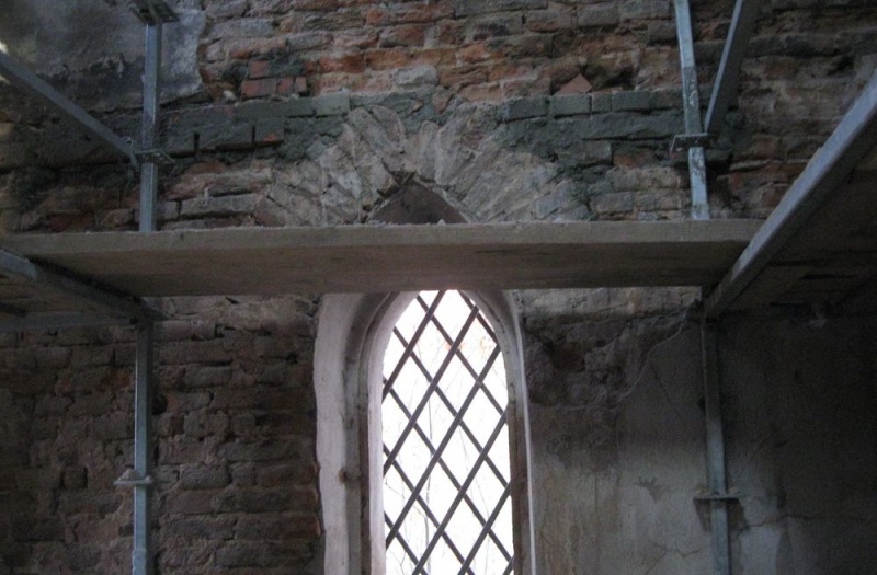 Zdjęcie w galerii na portalu naszwodzislaw.com: Ruszył remont baszty romantycznej wiadomości z regionu