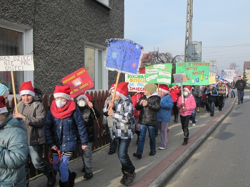 Zdjęcie w galerii na portalu naszwodzislaw.com: Kochasz dzieci, nie pal śmieci wiadomości z regionu