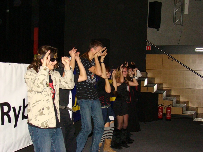 Zdjęcie w galerii na portalu naszwodzislaw.com: Brat pożyczył na perukę wiadomości z regionu