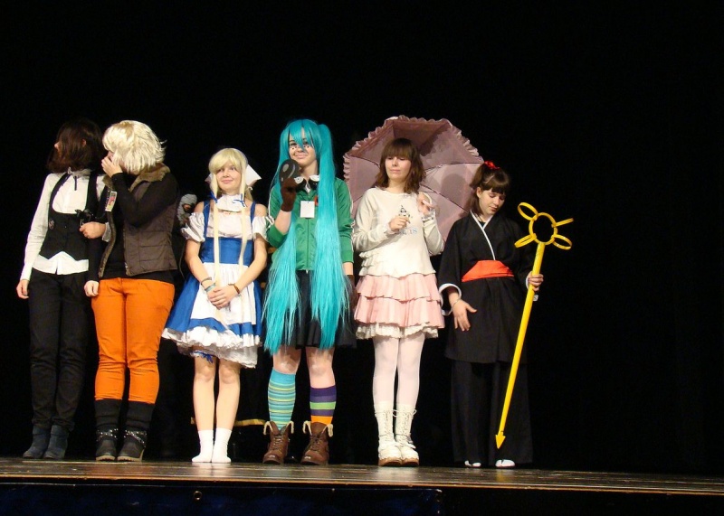 Zdjęcie w galerii na portalu naszwodzislaw.com: Brat pożyczył na perukę wiadomości z regionu