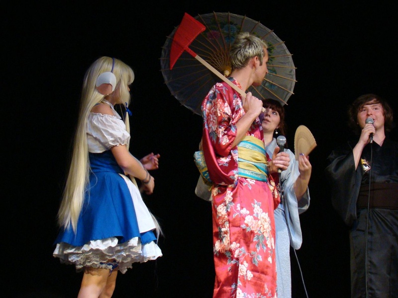 Zdjęcie w galerii na portalu naszwodzislaw.com: Brat pożyczył na perukę wiadomości z regionu