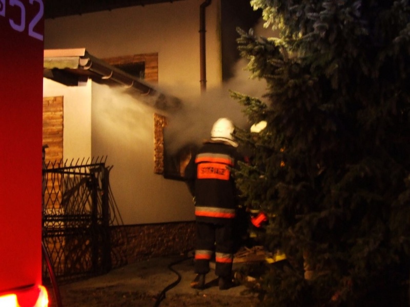 Zdjęcie w galerii na portalu naszwodzislaw.com: Paliła się piwnica domu w Zawadzie wiadomości z regionu