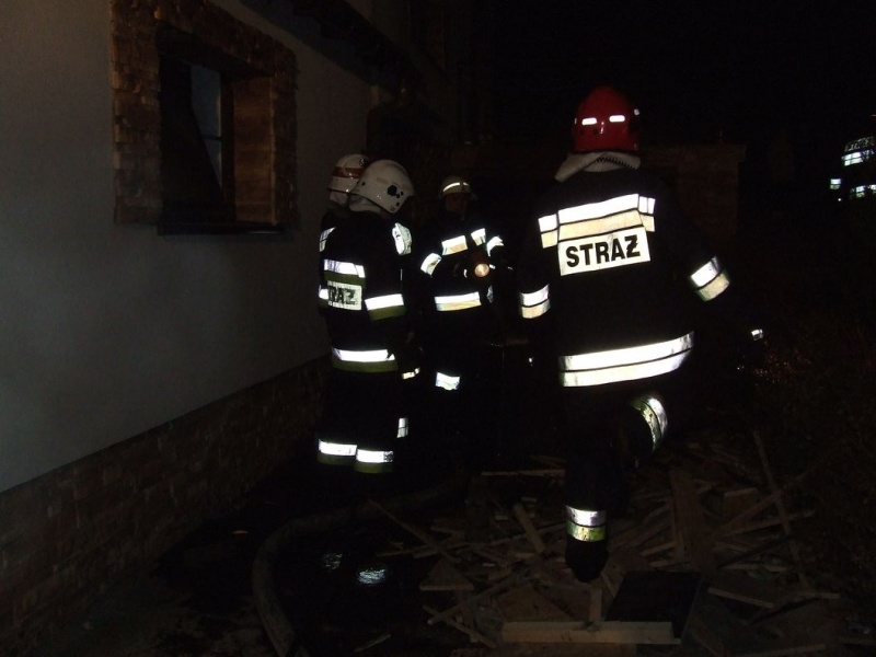 Zdjęcie w galerii na portalu naszwodzislaw.com: Paliła się piwnica domu w Zawadzie wiadomości z regionu