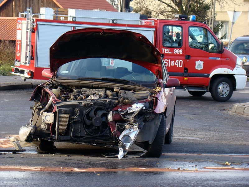 Zdjęcie w galerii na portalu naszwodzislaw.com: Z urwanego zbiornika wyciekło paliwo wiadomości z regionu