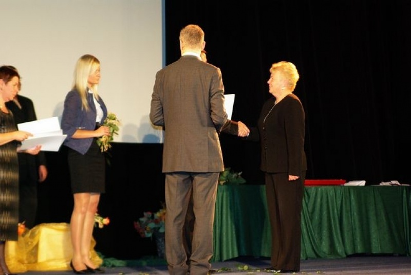 Zdjęcie w galerii na portalu naszwodzislaw.com: Nagrody ministra i kuratora rozdane wiadomości z regionu