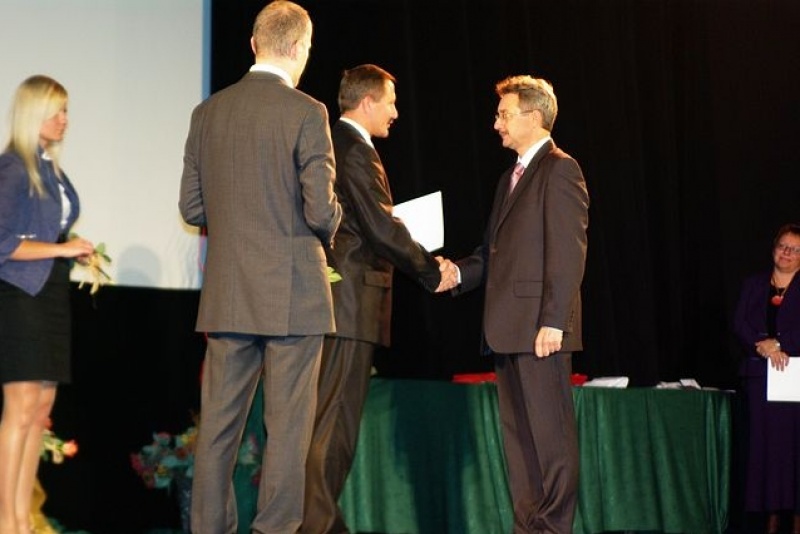 Zdjęcie w galerii na portalu naszwodzislaw.com: Nagrody ministra i kuratora rozdane wiadomości z regionu