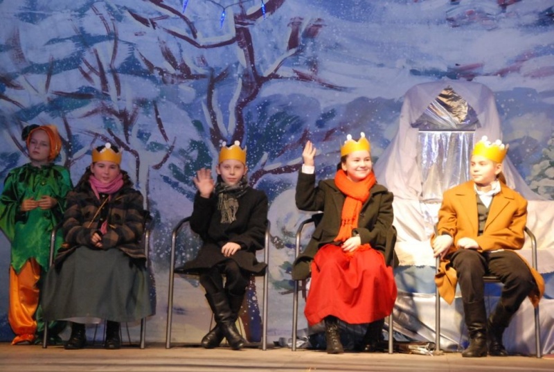 Zdjęcie w galerii na portalu naszwodzislaw.com: Bajkowo w radlińskim MOK-u wiadomości z regionu