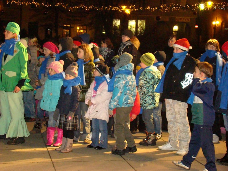 Zdjęcie w galerii na portalu naszwodzislaw.com: Mikołaj na wodzisławskim rynku wiadomości z regionu