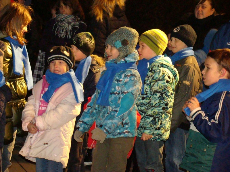 Zdjęcie w galerii na portalu naszwodzislaw.com: Mikołaj na wodzisławskim rynku wiadomości z regionu