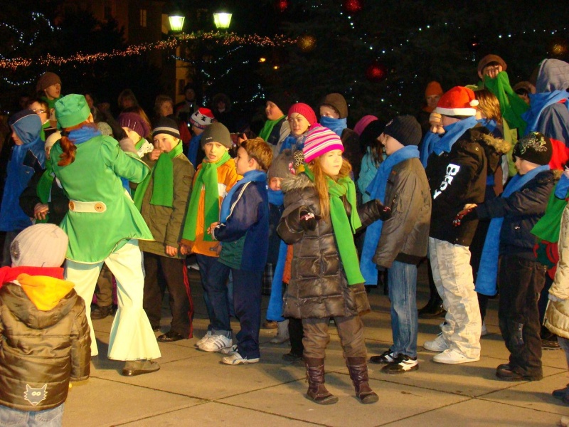 Zdjęcie w galerii na portalu naszwodzislaw.com: Mikołaj na wodzisławskim rynku wiadomości z regionu