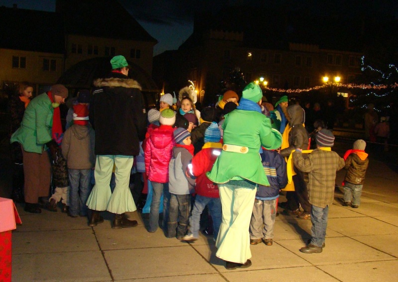 Zdjęcie w galerii na portalu naszwodzislaw.com: Mikołaj na wodzisławskim rynku wiadomości z regionu