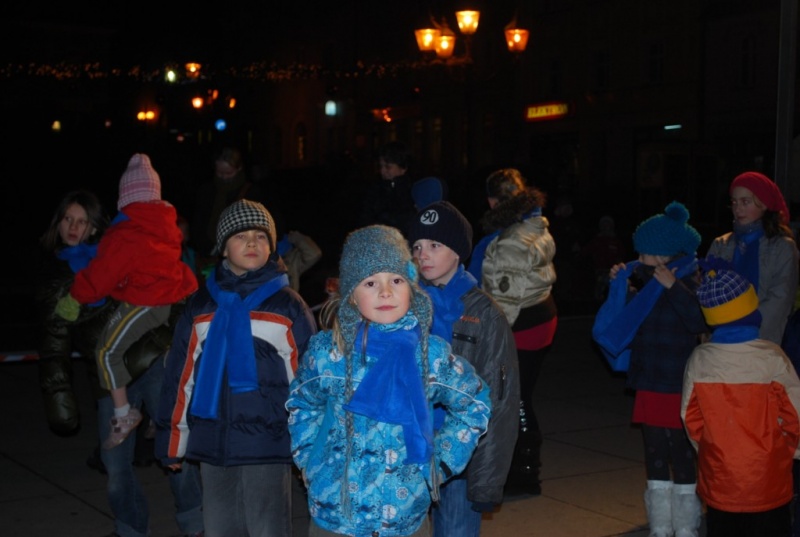 Zdjęcie w galerii na portalu naszwodzislaw.com: Mikołaj na wodzisławskim rynku wiadomości z regionu