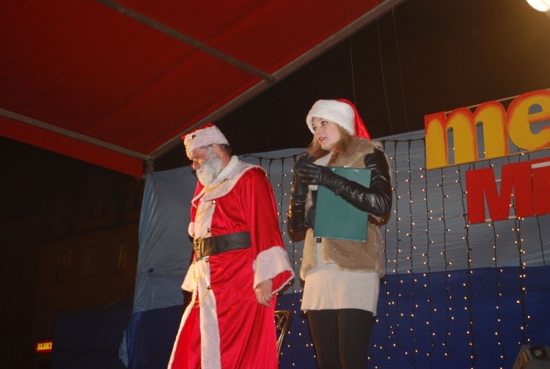 Zdjęcie w galerii na portalu naszwodzislaw.com: Mikołaj na wodzisławskim rynku wiadomości z regionu