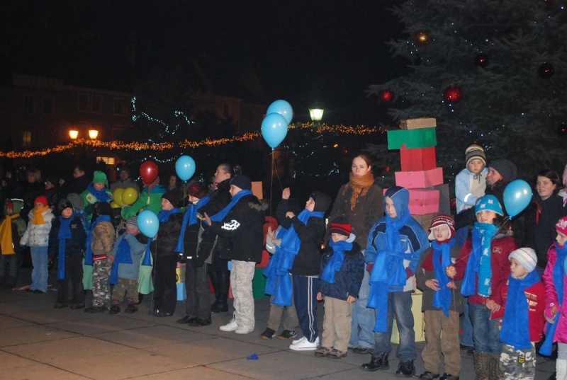 Zdjęcie w galerii na portalu naszwodzislaw.com: Mikołaj na wodzisławskim rynku wiadomości z regionu