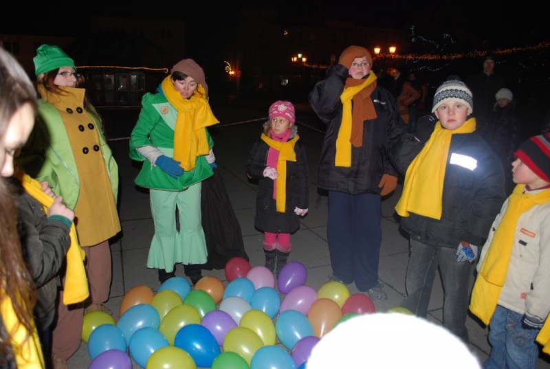 Zdjęcie w galerii na portalu naszwodzislaw.com: Mikołaj na wodzisławskim rynku wiadomości z regionu