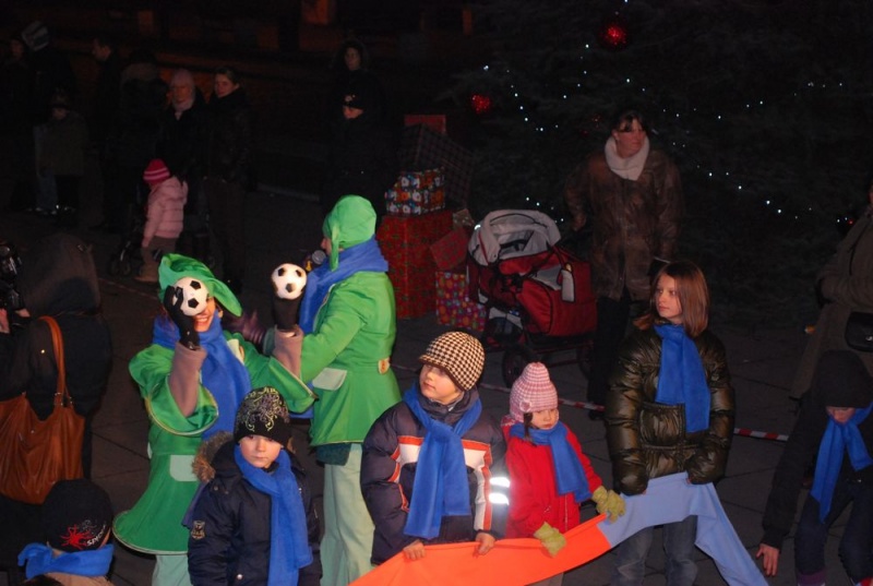 Zdjęcie w galerii na portalu naszwodzislaw.com: Mikołaj na wodzisławskim rynku wiadomości z regionu