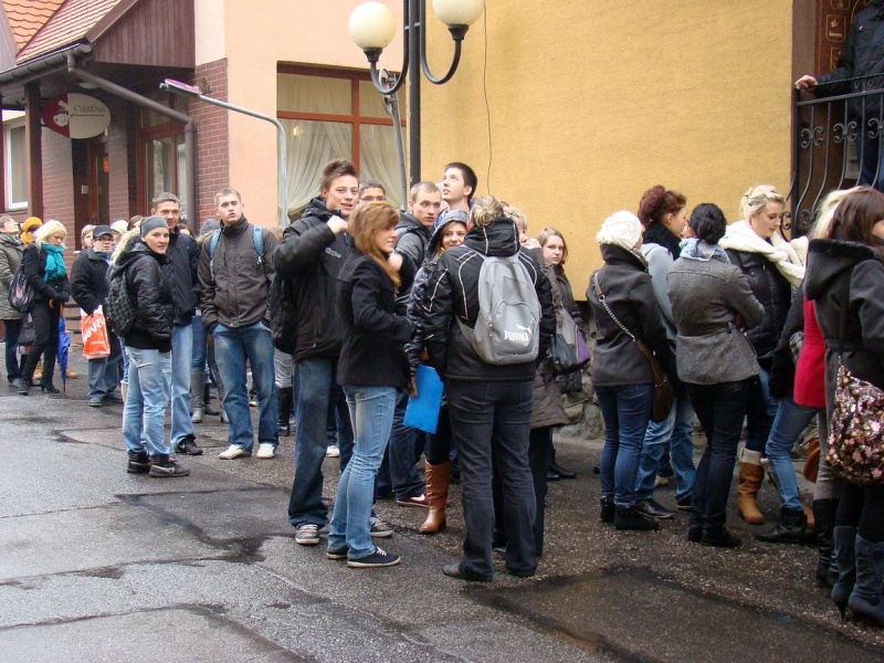 Zdjęcie w galerii na portalu naszwodzislaw.com: 2 tysiące złotych na dzień dobry wiadomości z regionu