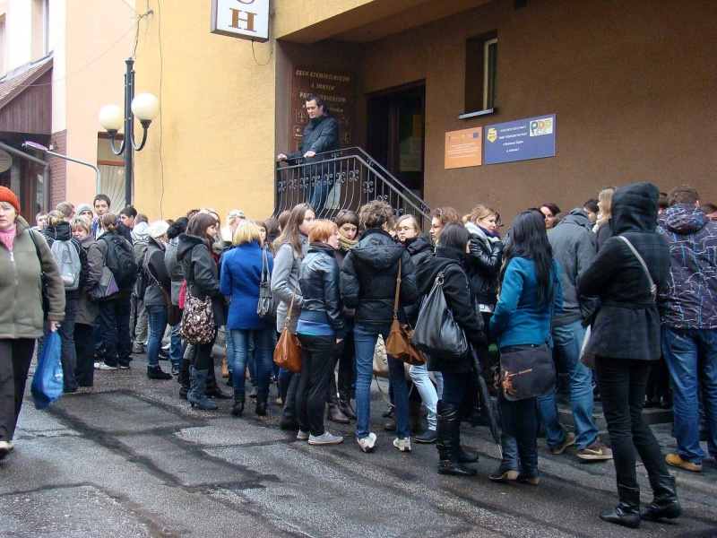 Zdjęcie w galerii na portalu naszwodzislaw.com: 2 tysiące złotych na dzień dobry wiadomości z regionu