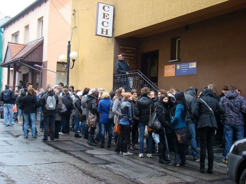 Zdjęcie w galerii na portalu naszwodzislaw.com: 2 tysiące złotych na dzień dobry wiadomości z regionu