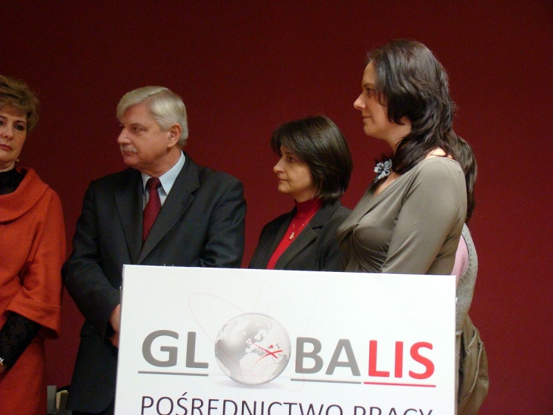 Zdjęcie w galerii na portalu naszwodzislaw.com: 2 tysiące złotych na dzień dobry wiadomości z regionu