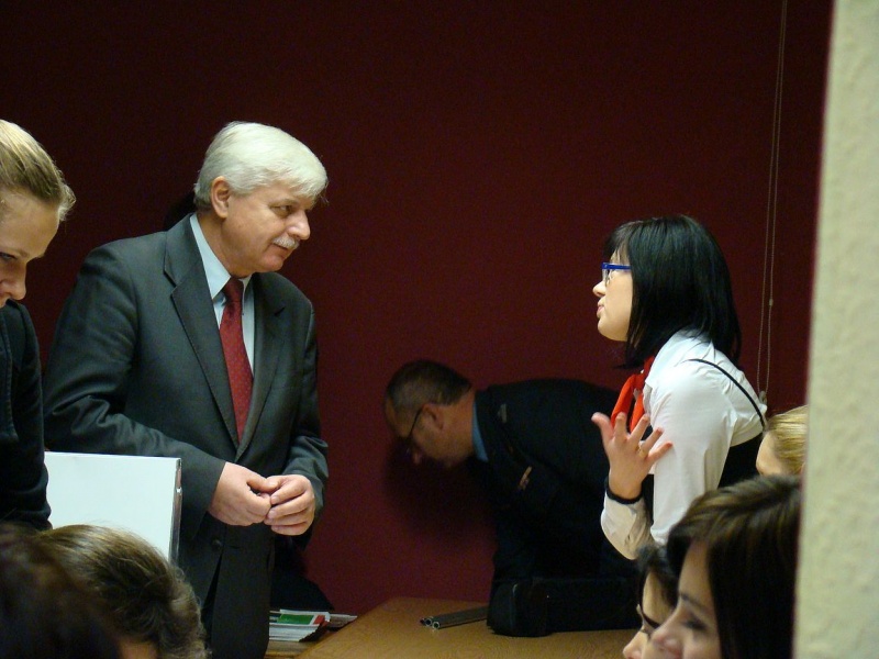 Zdjęcie w galerii na portalu naszwodzislaw.com: 2 tysiące złotych na dzień dobry wiadomości z regionu