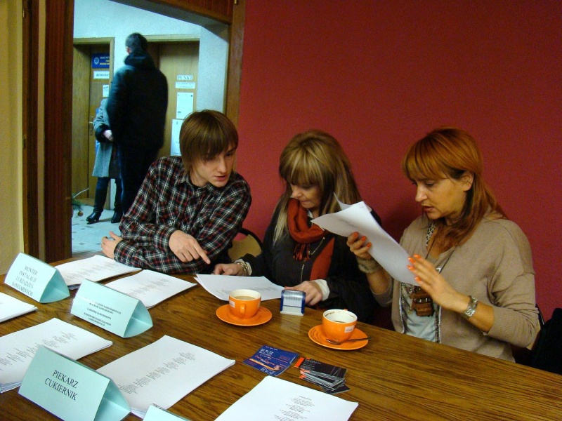 Zdjęcie w galerii na portalu naszwodzislaw.com: 2 tysiące złotych na dzień dobry wiadomości z regionu