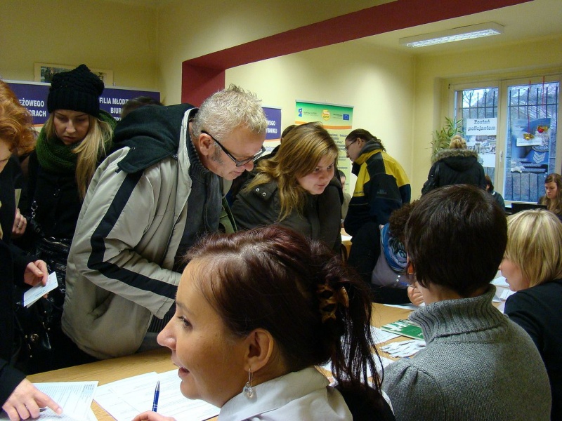 Zdjęcie w galerii na portalu naszwodzislaw.com: 2 tysiące złotych na dzień dobry wiadomości z regionu