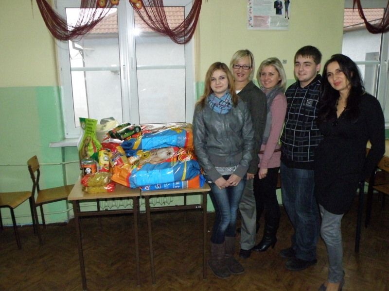 Zdjęcie w galerii na portalu naszwodzislaw.com: Podaj łapę, czyli krok w wolontariat wiadomości z regionu