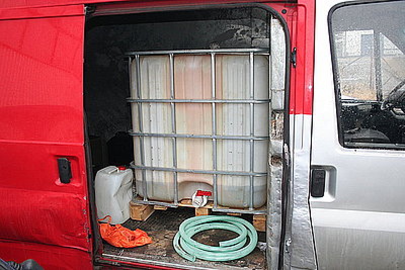 Zdjęcie w galerii na portalu naszwodzislaw.com: Na os. Dąbrówki Czesi ukradli paliwo wiadomości z regionu