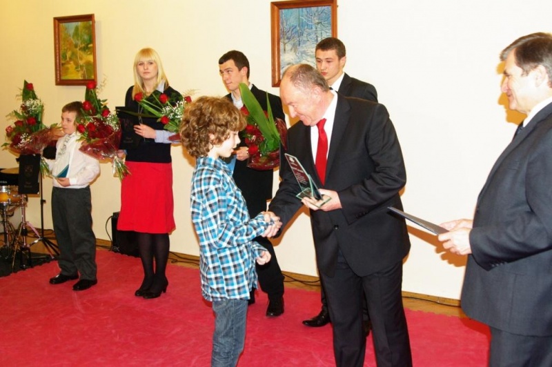 Zdjęcie w galerii na portalu naszwodzislaw.com: Nagrody dla sportowców i ludzi kultury wiadomości z regionu