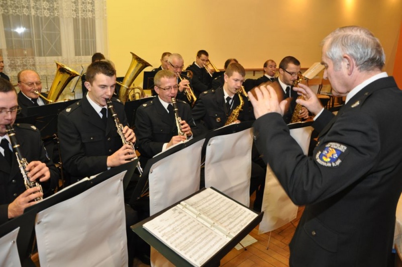 Zdjęcie w galerii na portalu naszwodzislaw.com: Strażacy przełamali się opłatkiem wiadomości z regionu