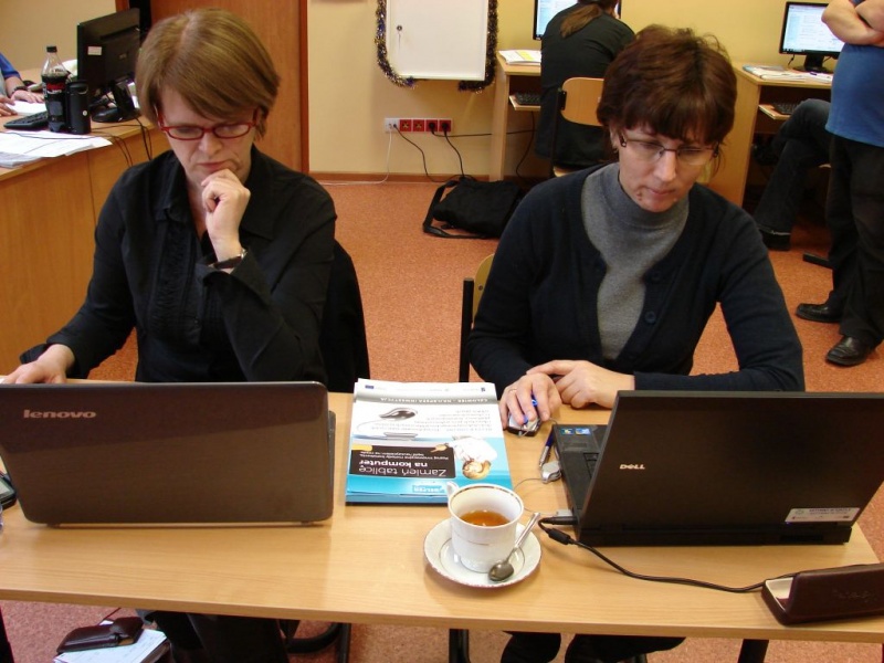 Zdjęcie w galerii na portalu naszwodzislaw.com: Nauczyciele w roli uczniów wiadomości z regionu