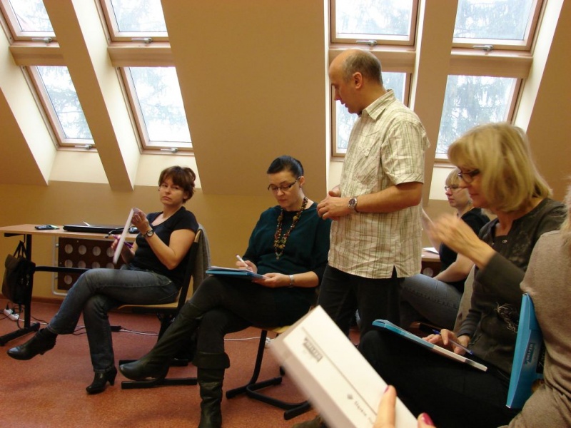 Zdjęcie w galerii na portalu naszwodzislaw.com: Nauczyciele w roli uczniów wiadomości z regionu