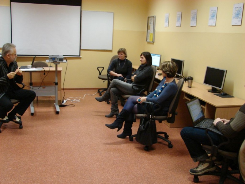 Zdjęcie w galerii na portalu naszwodzislaw.com: Nauczyciele w roli uczniów wiadomości z regionu