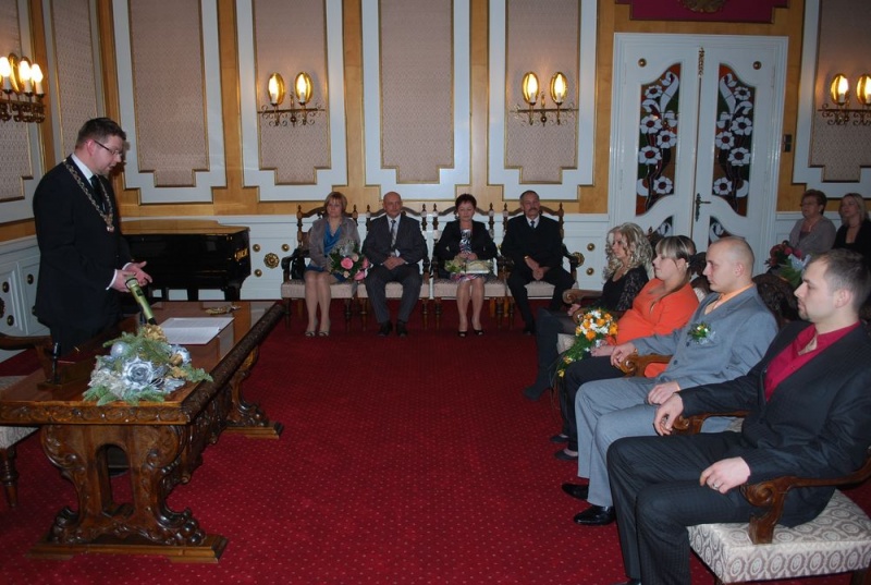 Zdjęcie w galerii na portalu naszwodzislaw.com: Wymienili obrączki przed prezydentem wiadomości z regionu