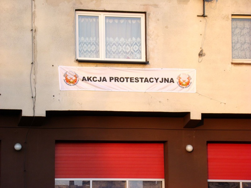 Zdjęcie w galerii na portalu naszwodzislaw.com: Strażacy walczą o wyższe pensje wiadomości z regionu