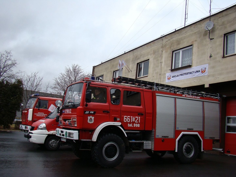 Zdjęcie w galerii na portalu naszwodzislaw.com: W samo południe zawyły syreny wiadomości z regionu