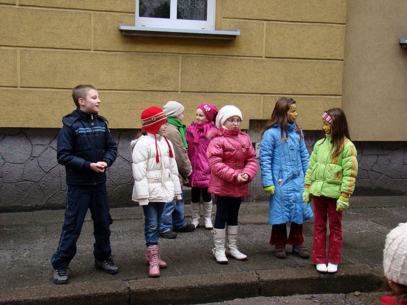 Zdjęcie w galerii na portalu naszwodzislaw.com: Tak grają na rynku i parkingu WPK wiadomości z regionu