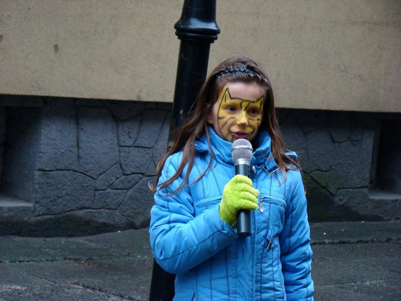 Zdjęcie w galerii na portalu naszwodzislaw.com: Tak grają na rynku i parkingu WPK wiadomości z regionu