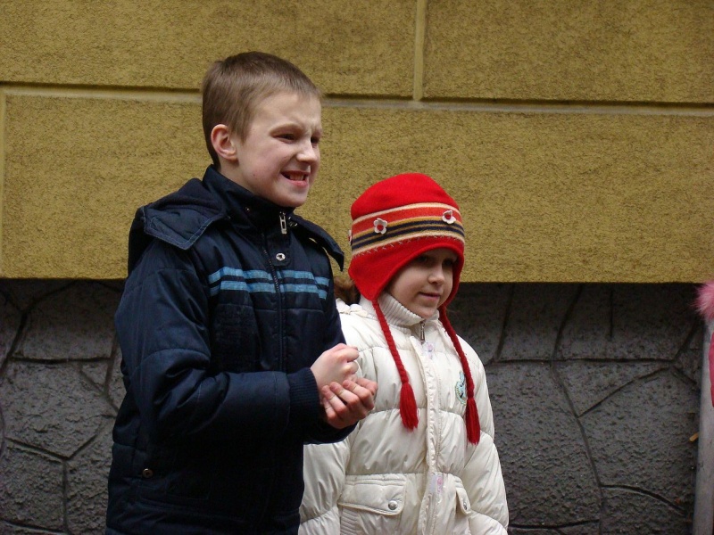 Zdjęcie w galerii na portalu naszwodzislaw.com: Tak grają na rynku i parkingu WPK wiadomości z regionu