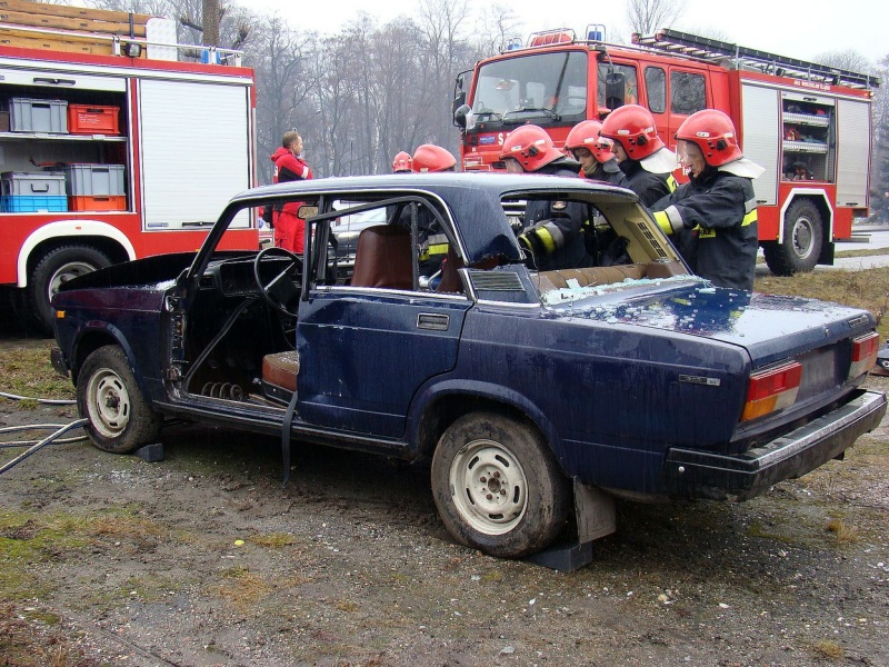 Zdjęcie w galerii na portalu naszwodzislaw.com: Tak grają na rynku i parkingu WPK wiadomości z regionu