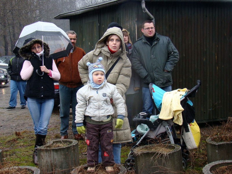 Zdjęcie w galerii na portalu naszwodzislaw.com: Tak grają na rynku i parkingu WPK wiadomości z regionu