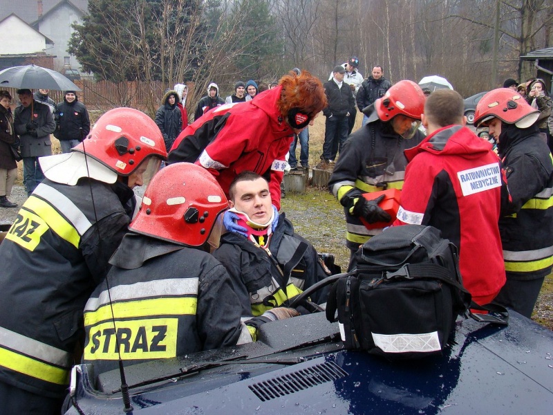 Zdjęcie w galerii na portalu naszwodzislaw.com: Tak grają na rynku i parkingu WPK wiadomości z regionu