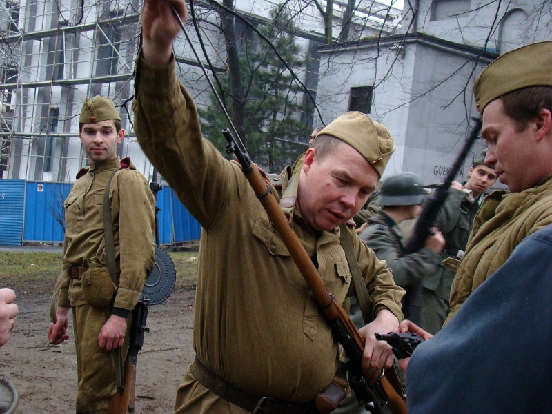 Zdjęcie w galerii na portalu naszwodzislaw.com: Park miejski opanowali mundurowi wiadomości z regionu