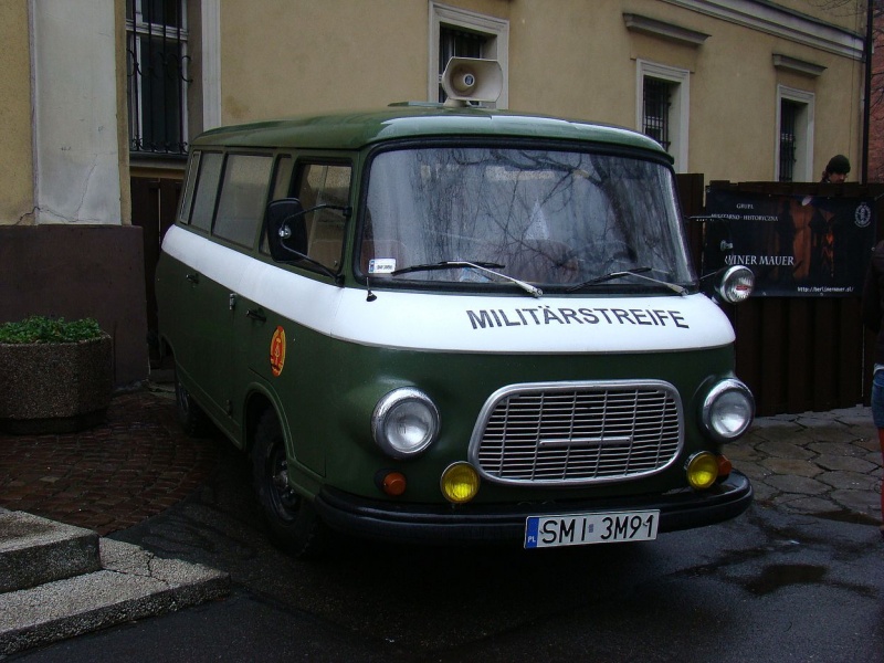 Zdjęcie w galerii na portalu naszwodzislaw.com: Park miejski opanowali mundurowi wiadomości z regionu