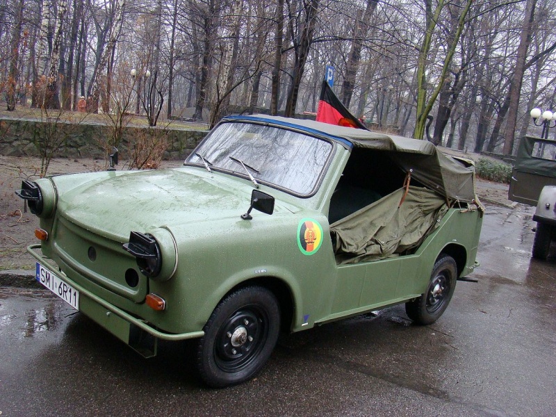 Zdjęcie w galerii na portalu naszwodzislaw.com: Park miejski opanowali mundurowi wiadomości z regionu