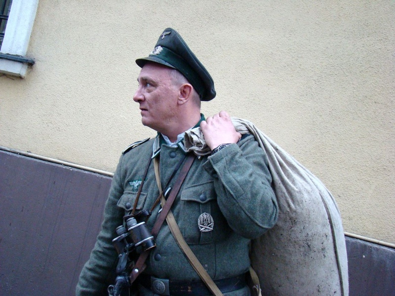 Zdjęcie w galerii na portalu naszwodzislaw.com: Park miejski opanowali mundurowi wiadomości z regionu